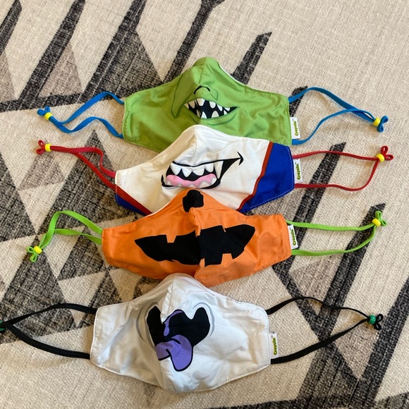NEW Crayola Adult Halloween Masks (pack of 5) - Picture 2 of 6